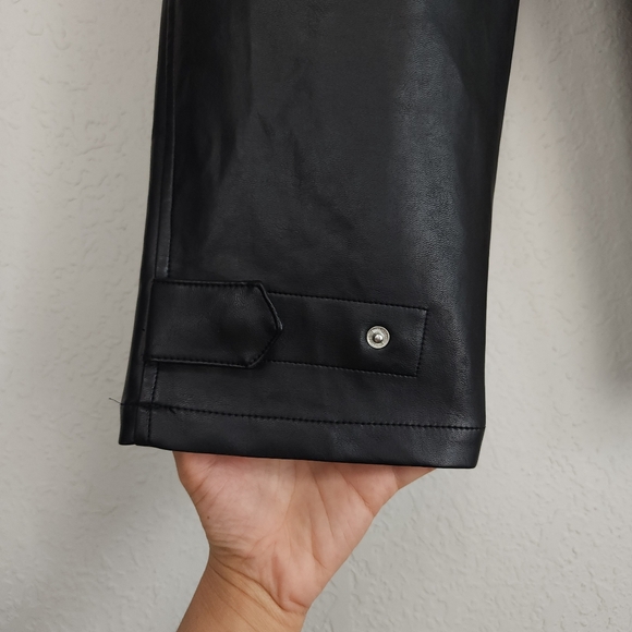 Aritzia Wilfred 10 Black Vegan Leather High Rise Buttonfly Modern Cargo Pant - Picture 9 of 10